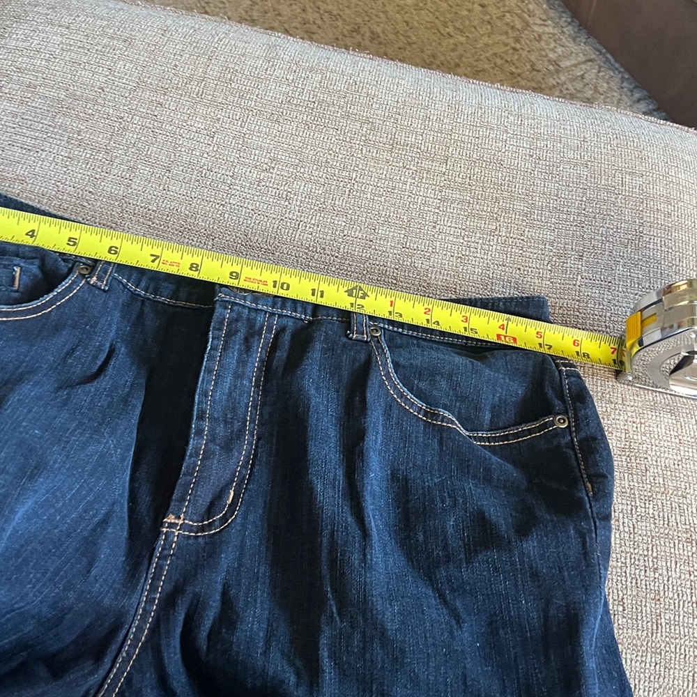 Chico’s Platinum Blue Jeans 2.5 - Picture 6 of 8